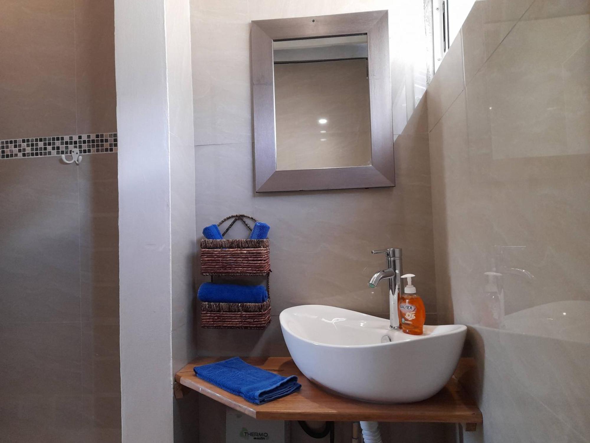 Casa Blanca Beachfront House With Shared Pool Access Pangea Manzanillo (Limon)