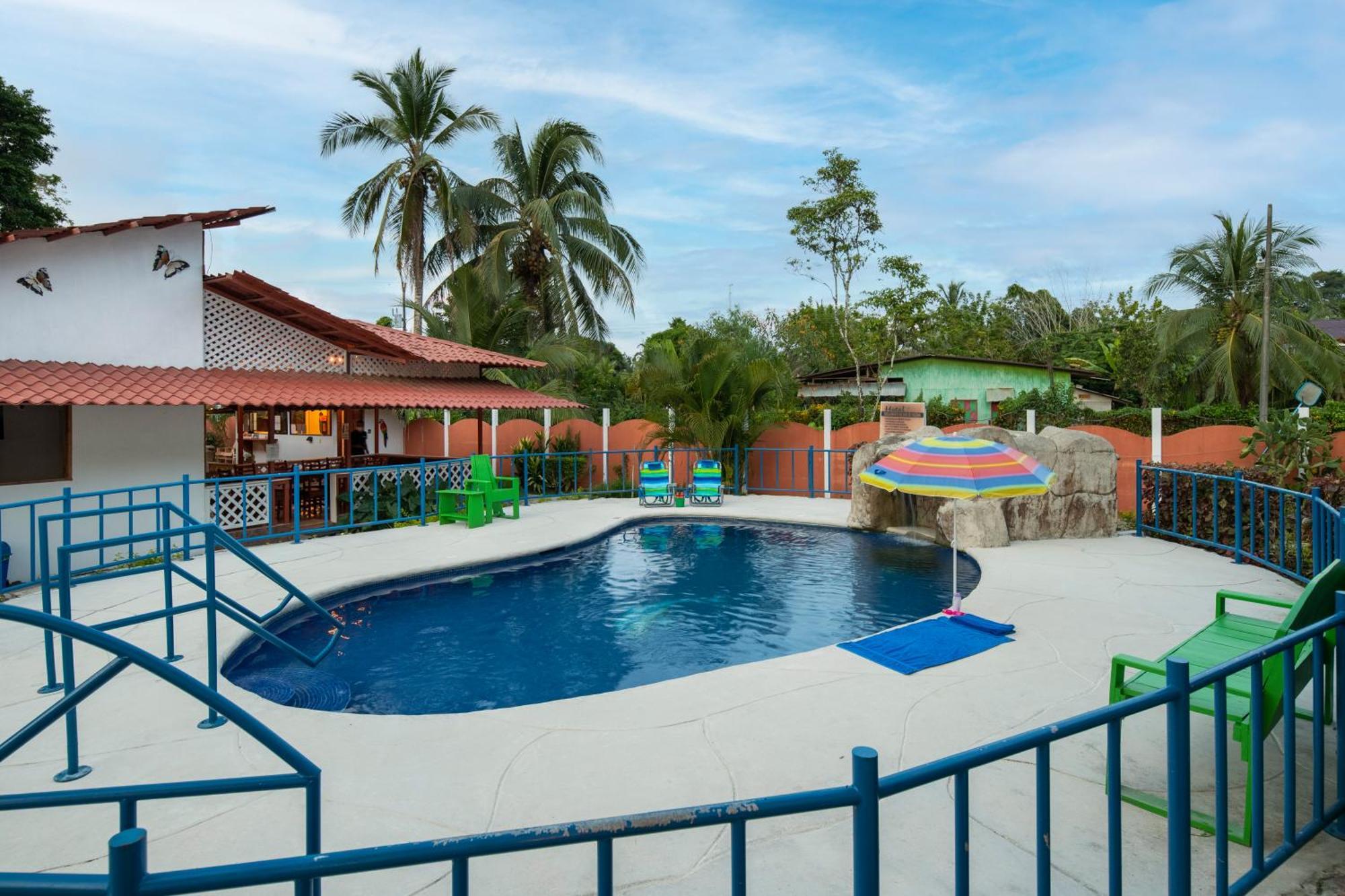 Holiday home Casa Blanca Beachfront House With Shared Pool Access Pangea Manzanillo (Limon)