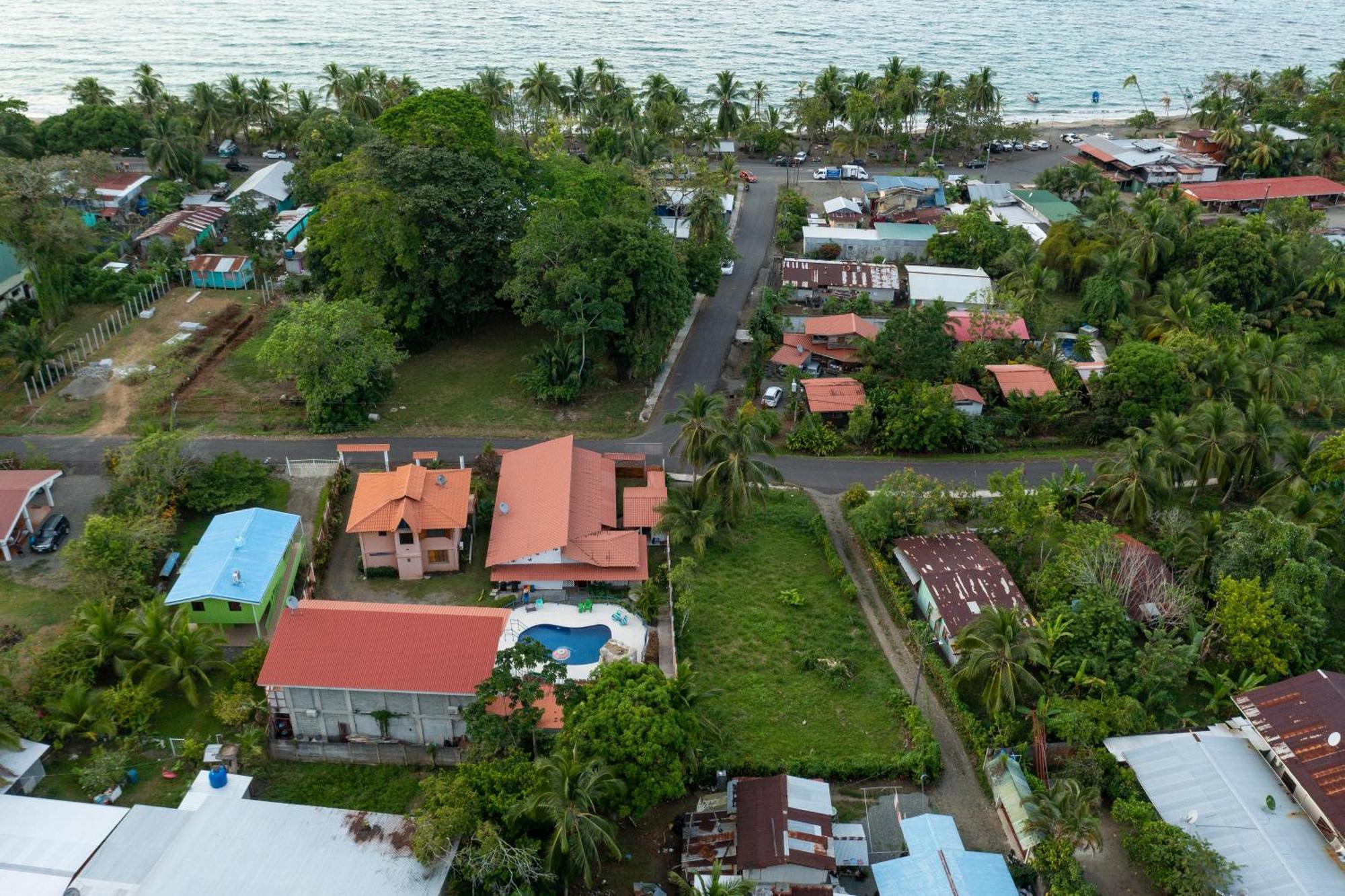 Casa Blanca Beachfront House With Shared Pool Access Pangea *